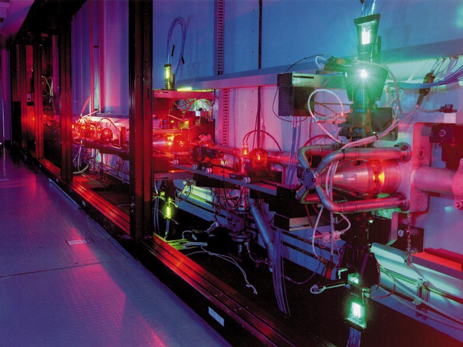 AVLIS laser experiment at Lawrence Livermore: green copper-vapor pump light and orange dye-laser light